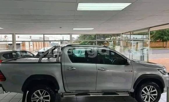 Acheter Occasion Voiture Toyota Hilux Gris à Bhunya, Manzini Acheter Occasion Voiture Toyota Hilux Gris à Bhunya, Manzini