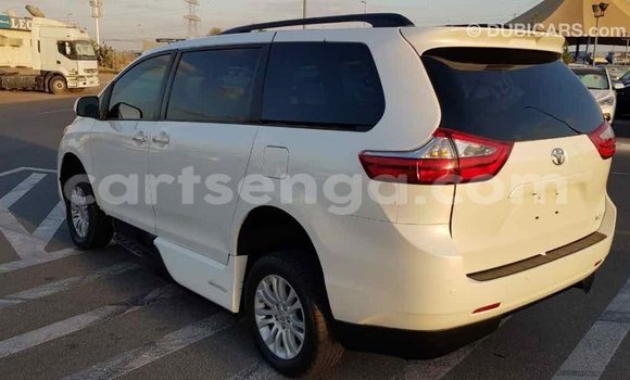 Buy Import Toyota Sienna White Car in Import - Dubai in Hhohho Buy Import Toyota Sienna White Car in Import - Dubai in Hhohho