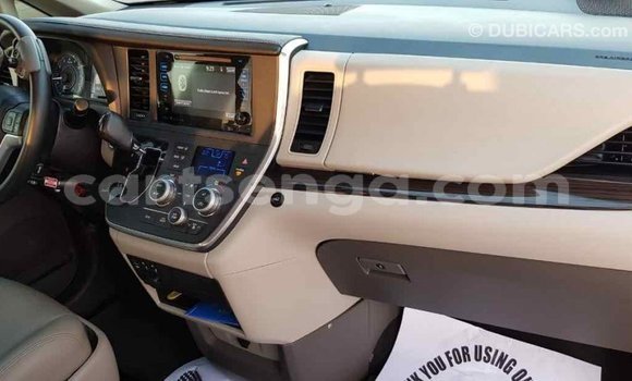 Buy Import Toyota Sienna White Car in Import - Dubai in Hhohho Buy Import Toyota Sienna White Car in Import - Dubai in Hhohho