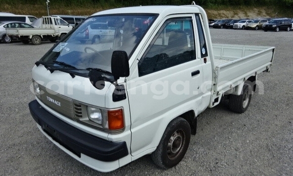 Nunua Ilio tumika Toyota Town Ace White Gari ndani ya Big Bend nchini Wilaya ya Lubombo