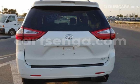 Buy Import Toyota Sienna White Car in Import - Dubai in Hhohho Buy Import Toyota Sienna White Car in Import - Dubai in Hhohho