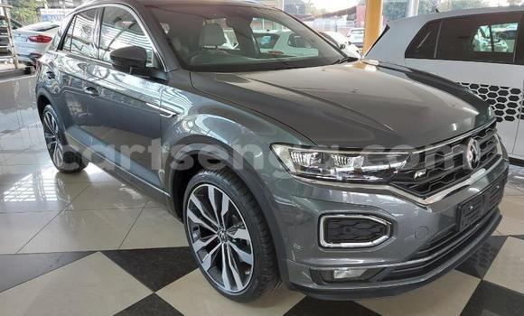 Buy Used Volkswagen T-Roc Beige Car in Ezulwini in Hhohho Buy Used Volkswagen T-Roc Beige Car in Ezulwini in Hhohho