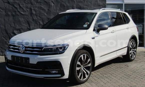 Nunua Ilio tumika Volkswagen Tiguan White Gari ndani ya Ezulwini nchini Hhohho Nunua Ilio tumika Volkswagen Tiguan White Gari ndani ya Ezulwini nchini Hhohho