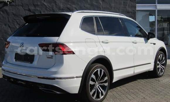 Acheter Occasion Voiture Volkswagen Tiguan Blanc à Ezulwini, Hhohho Acheter Occasion Voiture Volkswagen Tiguan Blanc à Ezulwini, Hhohho