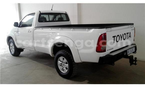 Buy Used Toyota Hilux White Car in Manzini in Manzini Buy Used Toyota Hilux White Car in Manzini in Manzini