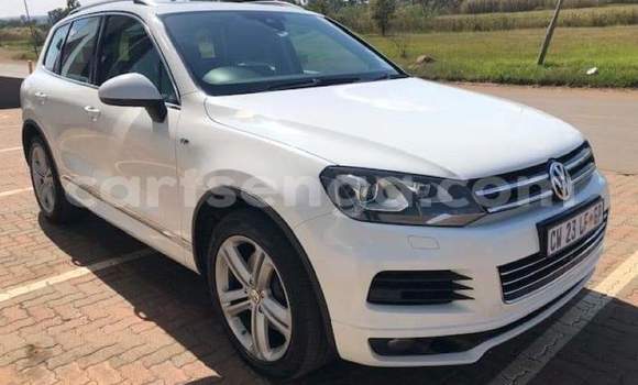 Nunua Ilio tumika Volkswagen Touareg White Gari ndani ya Mbabane nchini Manzini Nunua Ilio tumika Volkswagen Touareg White Gari ndani ya Mbabane nchini Manzini