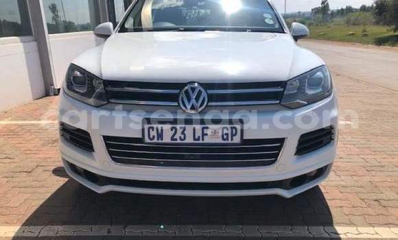 Buy Used Volkswagen Touareg White Car in Mbabane in Manzini Buy Used Volkswagen Touareg White Car in Mbabane in Manzini