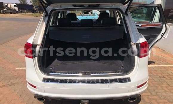 Buy Used Volkswagen Touareg White Car in Mbabane in Manzini Buy Used Volkswagen Touareg White Car in Mbabane in Manzini