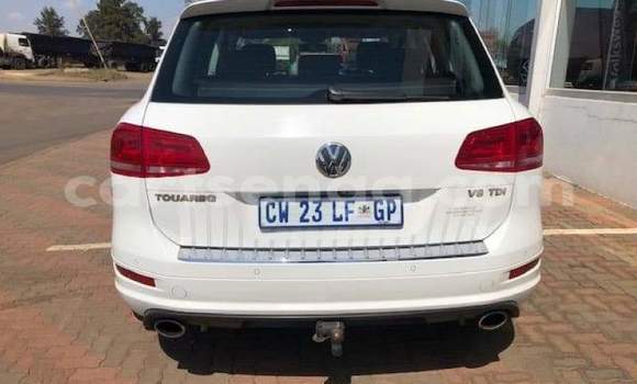 Buy Used Volkswagen Touareg White Car in Mbabane in Manzini Buy Used Volkswagen Touareg White Car in Mbabane in Manzini