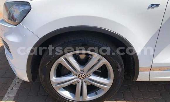 Buy Used Volkswagen Touareg White Car in Mbabane in Manzini Buy Used Volkswagen Touareg White Car in Mbabane in Manzini