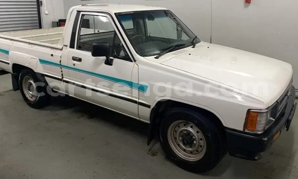 Nunua Ilio tumika Toyota Hilux White Gari ndani ya Big Bend nchini Wilaya ya Lubombo Nunua Ilio tumika Toyota Hilux White Gari ndani ya Big Bend nchini Wilaya ya Lubombo