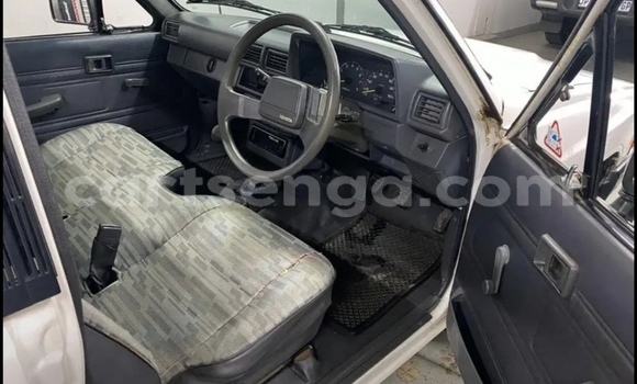 Nunua Ilio tumika Toyota Hilux White Gari ndani ya Big Bend nchini Wilaya ya Lubombo Nunua Ilio tumika Toyota Hilux White Gari ndani ya Big Bend nchini Wilaya ya Lubombo