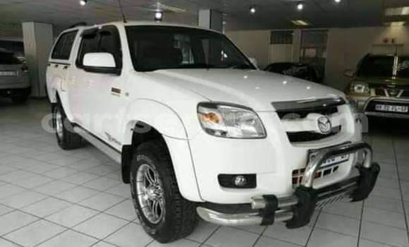 Nunua Ilio tumika Mazda BT-50 White Gari ndani ya Ezulwini nchini Hhohho