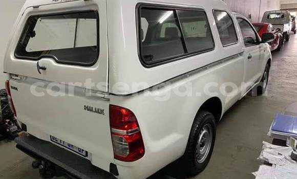 Buy Used Toyota Hilux White Car in Ezulwini in Hhohho Buy Used Toyota Hilux White Car in Ezulwini in Hhohho