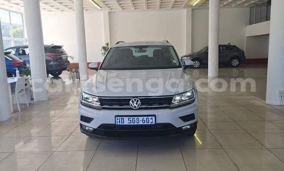 Nunua Ilio tumika Volkswagen Tiguan White Gari ndani ya Big Bend nchini Wilaya ya Lubombo