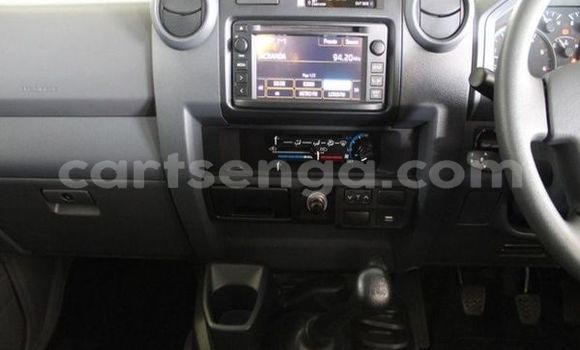 Nunua Ilio tumika Toyota Land Cruiser Brown Gari ndani ya Ezulwini nchini Hhohho Nunua Ilio tumika Toyota Land Cruiser Brown Gari ndani ya Ezulwini nchini Hhohho