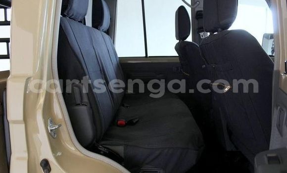 Nunua Ilio tumika Toyota Land Cruiser Brown Gari ndani ya Ezulwini nchini Hhohho Nunua Ilio tumika Toyota Land Cruiser Brown Gari ndani ya Ezulwini nchini Hhohho