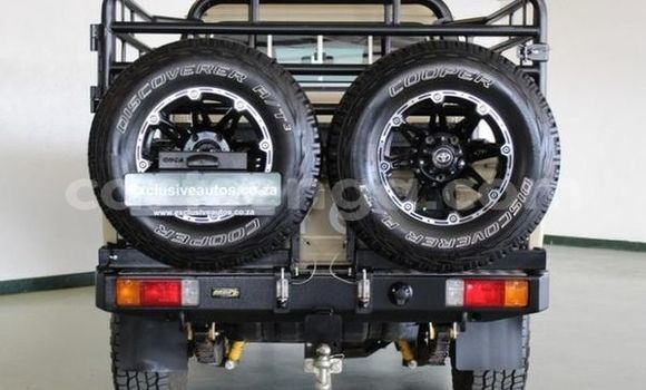 Nunua Ilio tumika Toyota Land Cruiser Brown Gari ndani ya Ezulwini nchini Hhohho Nunua Ilio tumika Toyota Land Cruiser Brown Gari ndani ya Ezulwini nchini Hhohho