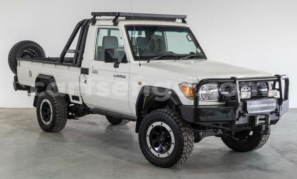 Acheter Occasion Voiture Toyota Land Cruiser Blanc à Ezulwini, Hhohho Acheter Occasion Voiture Toyota Land Cruiser Blanc à Ezulwini, Hhohho