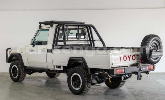 Acheter Occasion Voiture Toyota Land Cruiser Blanc à Ezulwini, Hhohho Acheter Occasion Voiture Toyota Land Cruiser Blanc à Ezulwini, Hhohho