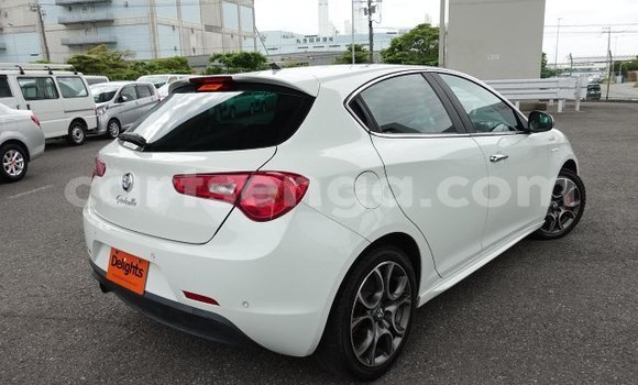 Nunua Ilio tumika Alfa Romeo Alfasud White Gari ndani ya Ezulwini nchini Hhohho Nunua Ilio tumika Alfa Romeo Alfasud White Gari ndani ya Ezulwini nchini Hhohho