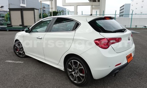 Nunua Ilio tumika Alfa Romeo Alfasud White Gari ndani ya Ezulwini nchini Hhohho Nunua Ilio tumika Alfa Romeo Alfasud White Gari ndani ya Ezulwini nchini Hhohho