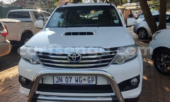 Buy Used Toyota Fortuner White Car in Bulembu in Hhohho Buy Used Toyota Fortuner White Car in Bulembu in Hhohho