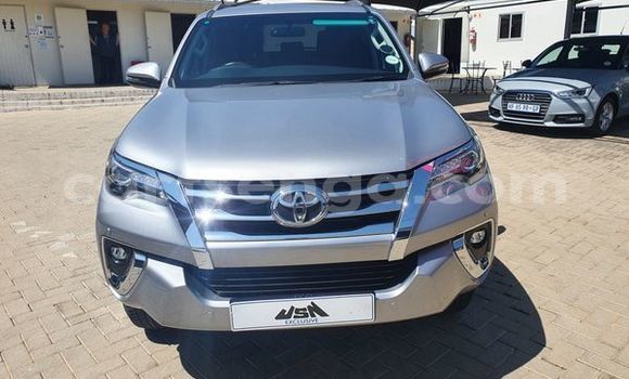Nunua Ilio tumika Toyota Fortuner Silver Gari ndani ya Ezulwini nchini Hhohho Nunua Ilio tumika Toyota Fortuner Silver Gari ndani ya Ezulwini nchini Hhohho