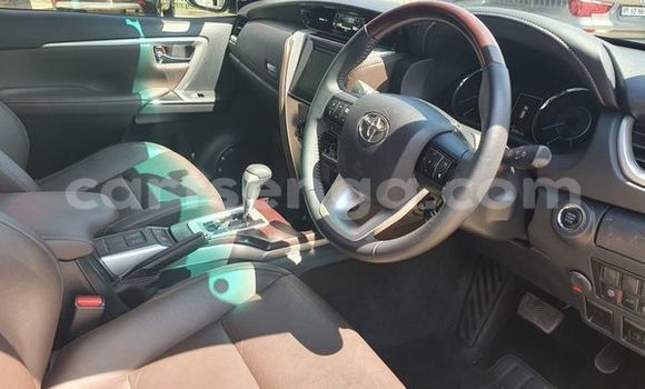 Nunua Ilio tumika Toyota Fortuner Silver Gari ndani ya Ezulwini nchini Hhohho Nunua Ilio tumika Toyota Fortuner Silver Gari ndani ya Ezulwini nchini Hhohho