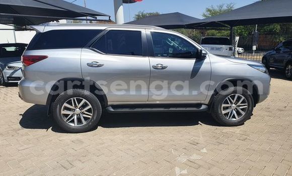 Nunua Ilio tumika Toyota Fortuner Silver Gari ndani ya Ezulwini nchini Hhohho Nunua Ilio tumika Toyota Fortuner Silver Gari ndani ya Ezulwini nchini Hhohho