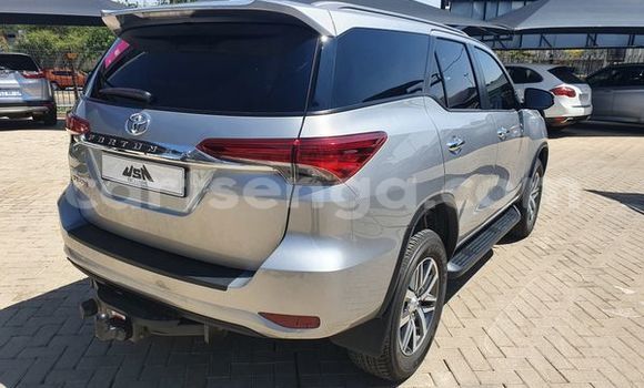 Nunua Ilio tumika Toyota Fortuner Silver Gari ndani ya Ezulwini nchini Hhohho Nunua Ilio tumika Toyota Fortuner Silver Gari ndani ya Ezulwini nchini Hhohho