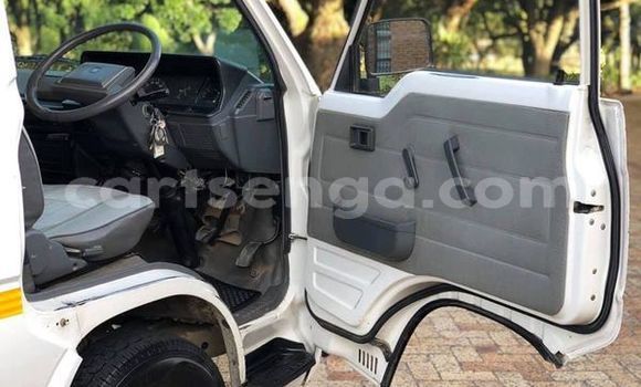 Acheter Occasion Voiture Toyota Hiace Blanc à Hlatikulu, Shiselweni District Acheter Occasion Voiture Toyota Hiace Blanc à Hlatikulu, Shiselweni District