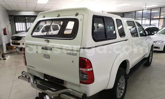 Buy Used Toyota Hilux Silver Car in Big Bend in Lubombo District Buy Used Toyota Hilux Silver Car in Big Bend in Lubombo District