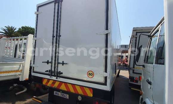 Acheter Occasion Utilitaire Nissan UD Blanc à Big Bend, Lubombo District Acheter Occasion Utilitaire Nissan UD Blanc à Big Bend, Lubombo District