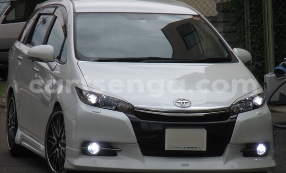 Buy Used Toyota Wish Silver Car in Ezulwini in Hhohho