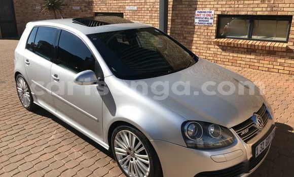 Nunua Ilio tumika Volkswagen Golf R32 Silver Gari ndani ya Ezulwini nchini Hhohho Nunua Ilio tumika Volkswagen Golf R32 Silver Gari ndani ya Ezulwini nchini Hhohho