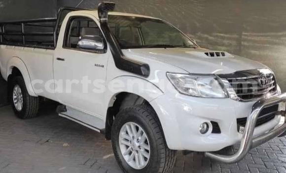 Buy Used Toyota Hilux White Car in Ngwenya in Hhohho Buy Used Toyota Hilux White Car in Ngwenya in Hhohho