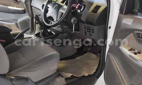 Acheter Occasion Voiture Toyota Hilux Blanc à Ngwenya, Hhohho Acheter Occasion Voiture Toyota Hilux Blanc à Ngwenya, Hhohho