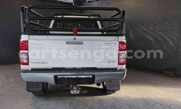 Acheter Occasion Voiture Toyota Hilux Blanc à Ngwenya, Hhohho Acheter Occasion Voiture Toyota Hilux Blanc à Ngwenya, Hhohho