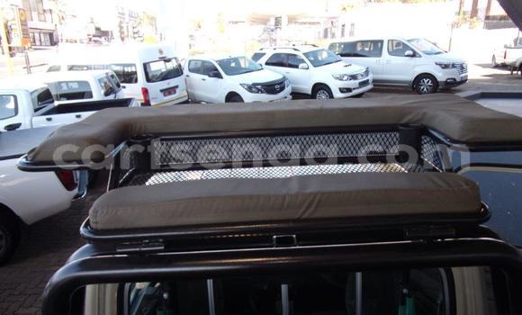 Buy Used Toyota Land Cruiser Beige Car in Ezulwini in Hhohho Buy Used Toyota Land Cruiser Beige Car in Ezulwini in Hhohho