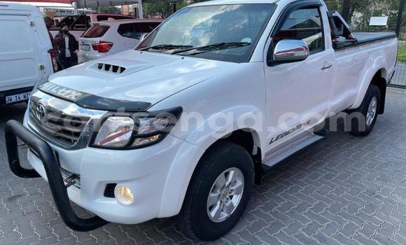 Nunua Ilio tumika Toyota Hilux White Gari ndani ya Ezulwini nchini Hhohho Nunua Ilio tumika Toyota Hilux White Gari ndani ya Ezulwini nchini Hhohho