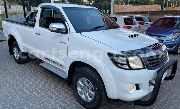 Nunua Ilio tumika Toyota Hilux White Gari ndani ya Ezulwini nchini Hhohho Nunua Ilio tumika Toyota Hilux White Gari ndani ya Ezulwini nchini Hhohho