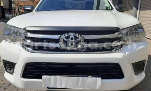 Buy Used Toyota Hilux White Car in Ezulwini in Hhohho Buy Used Toyota Hilux White Car in Ezulwini in Hhohho