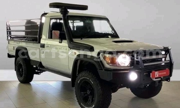 Buy Used Toyota Land Cruiser White Car in Mbabane in Manzini Buy Used Toyota Land Cruiser White Car in Mbabane in Manzini