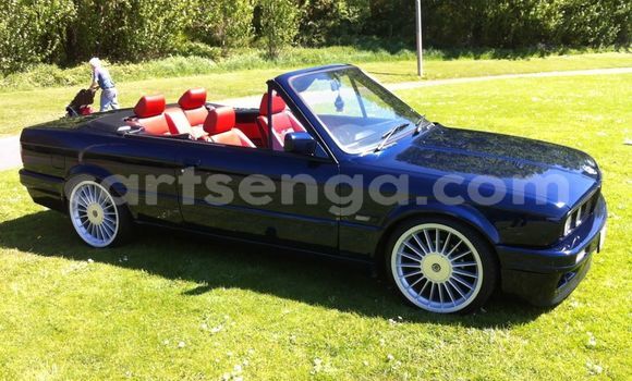 Acheter Occasion Voiture BMW 3er Bleu à Hlatikulu, Shiselweni District Acheter Occasion Voiture BMW 3er Bleu à Hlatikulu, Shiselweni District