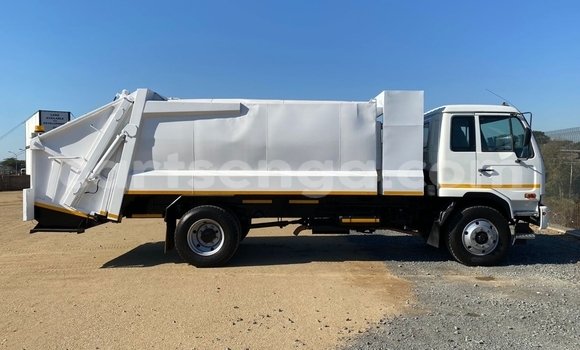 Buy Used Nissan UD White Truck in Mbabane in Manzini Buy Used Nissan UD White Truck in Mbabane in Manzini