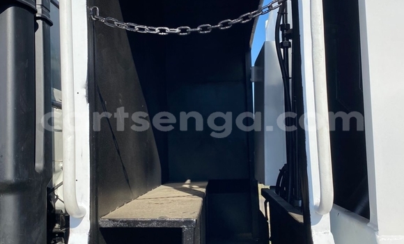 Buy Used Nissan UD White Truck in Mbabane in Manzini Buy Used Nissan UD White Truck in Mbabane in Manzini