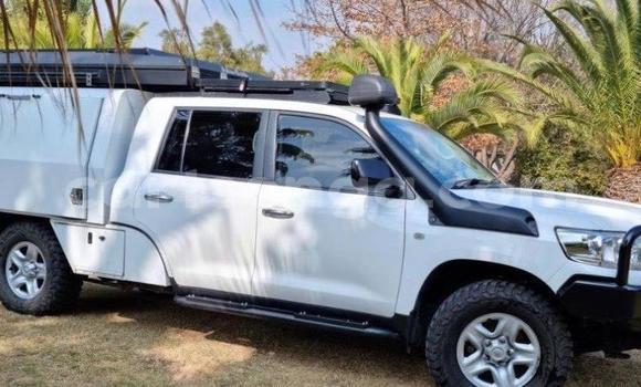 Acheter Occasion Voiture Toyota Land Cruiser Blanc à Mbabane, Manzini Acheter Occasion Voiture Toyota Land Cruiser Blanc à Mbabane, Manzini