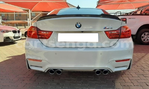 Nunua Ilio tumika BMW M4 White Gari ndani ya Big Bend nchini Wilaya ya Lubombo Nunua Ilio tumika BMW M4 White Gari ndani ya Big Bend nchini Wilaya ya Lubombo