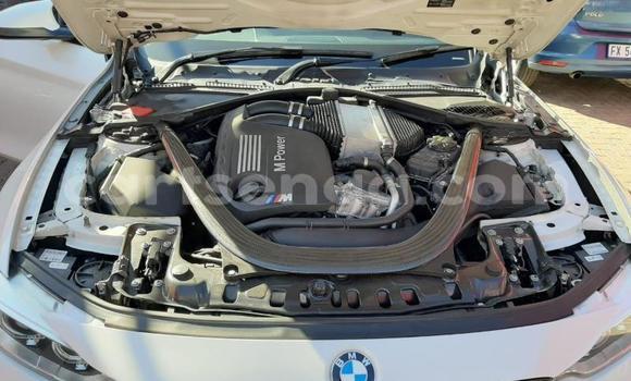 Nunua Ilio tumika BMW M4 White Gari ndani ya Big Bend nchini Wilaya ya Lubombo Nunua Ilio tumika BMW M4 White Gari ndani ya Big Bend nchini Wilaya ya Lubombo